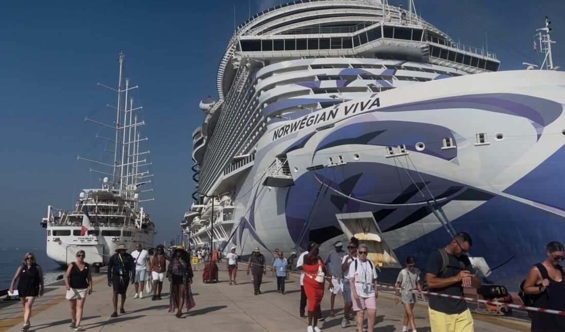 MUĞLA (AA) – Muğla'nın Bodrum ilçesine "Norwegian Viva" ve "Club
