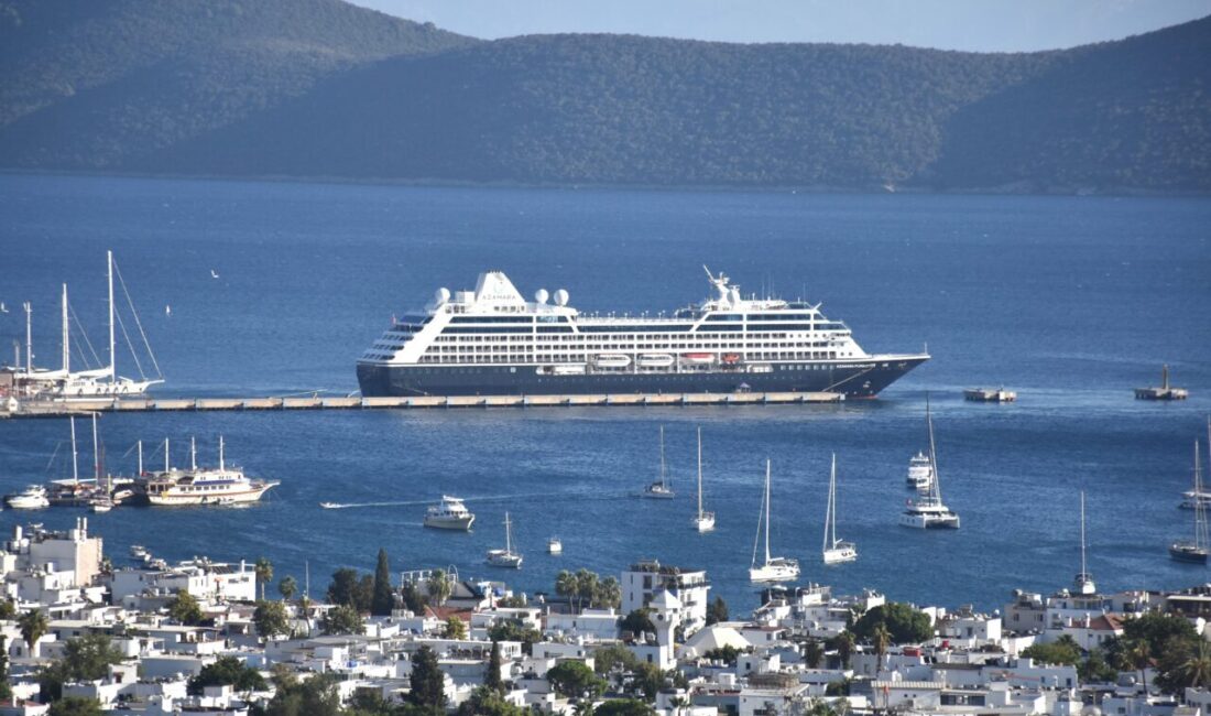 MUĞLA (AA) – Muğla'nın Bodrum ilçesine, "Marella Discovery 2" ve