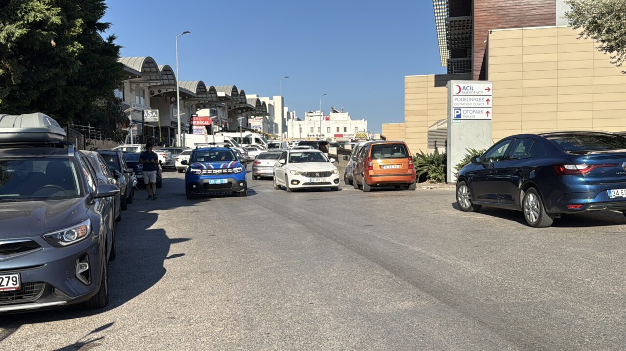 MUĞLA (AA) – Muğla'nın Bodrum ilçesinde çıkan bıçaklı kavgada, 1