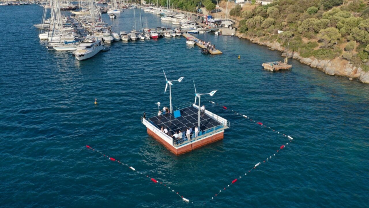 MUĞLA (AA) – Muğla'nın Bodrum ilçesinde hizmete alınan yüzer deniz