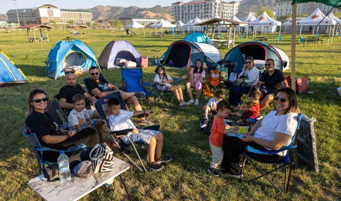 Afyonkarahisar’da başlayan ’Dijital Sessizlikte Aile Kampı’, katılımcılara dijital cihazlardan uzak