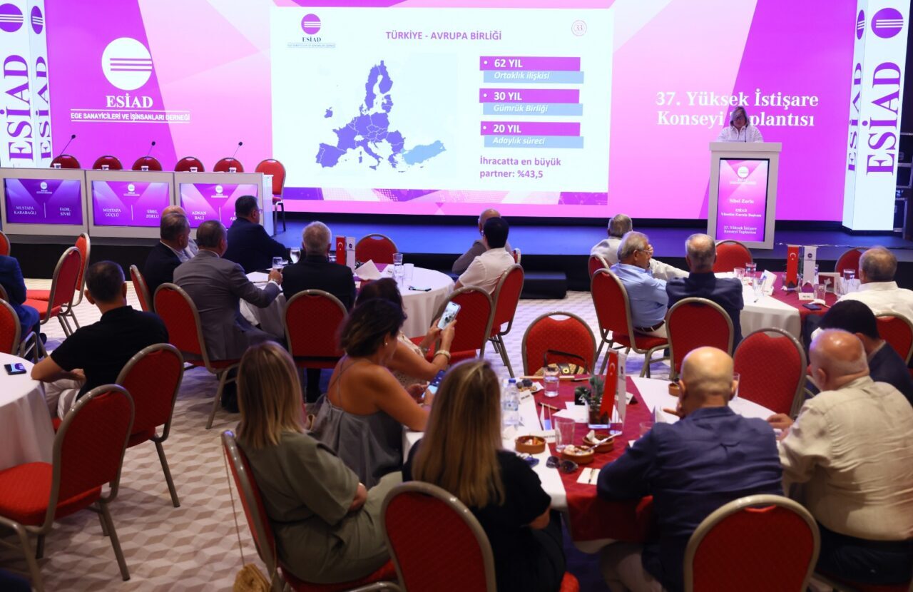 - İş Bankası Yönetim Kurulu Başkanı Adnan Bali:
- "Ülke olarak