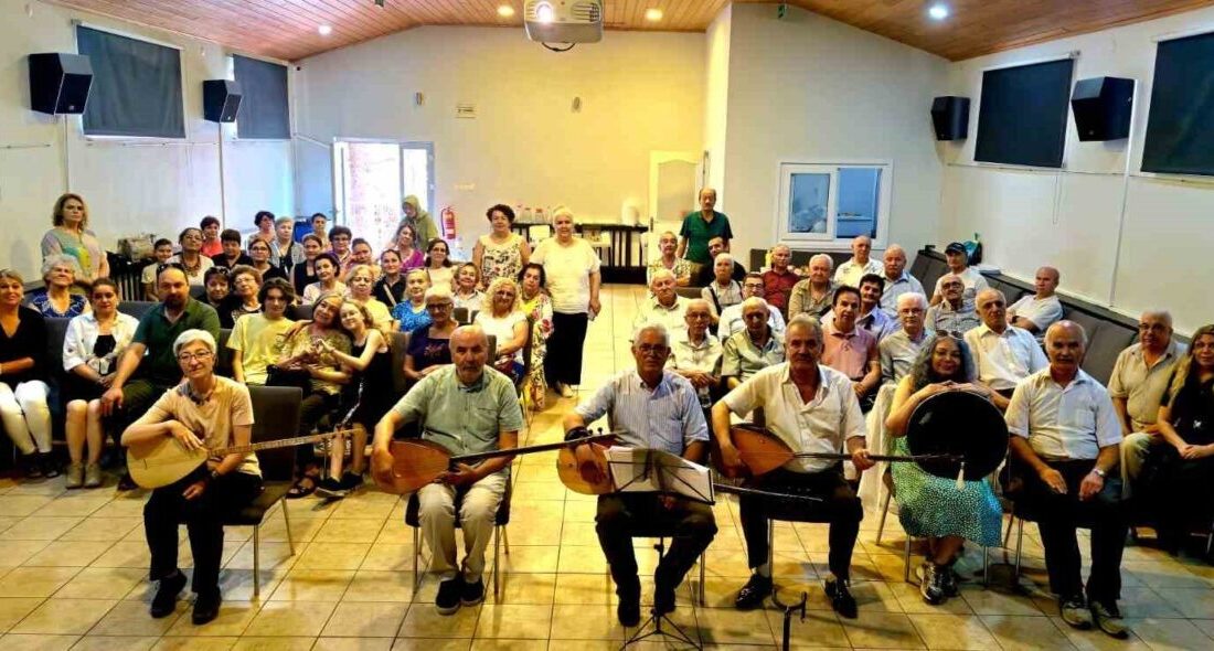 Eskişehir’de Meşk Derneği Korosu, halk müziğine gönül vermiş Eskişehirli sanatçı
