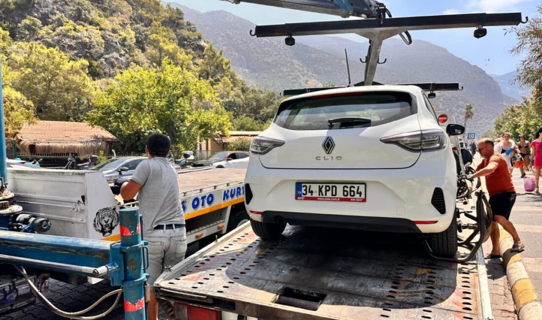 MUĞLA (AA) – Muğla'da Fethiye-Ölüdeniz kara yolunda yaklaşık 3 kilometrelik