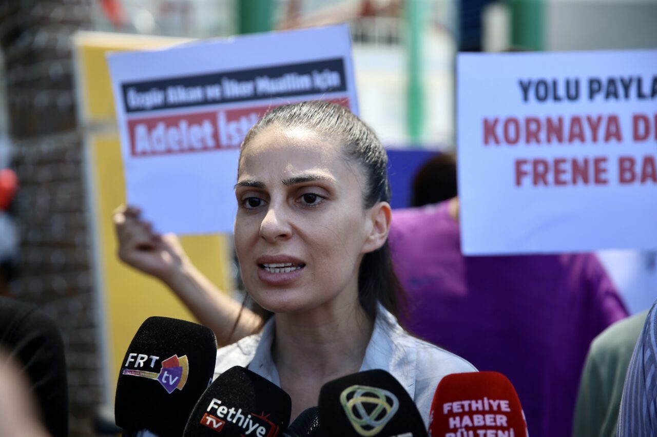 - Duruşma öncesi bir grup bisikletli Fethiye Adliyesi'ne kadar pedal
