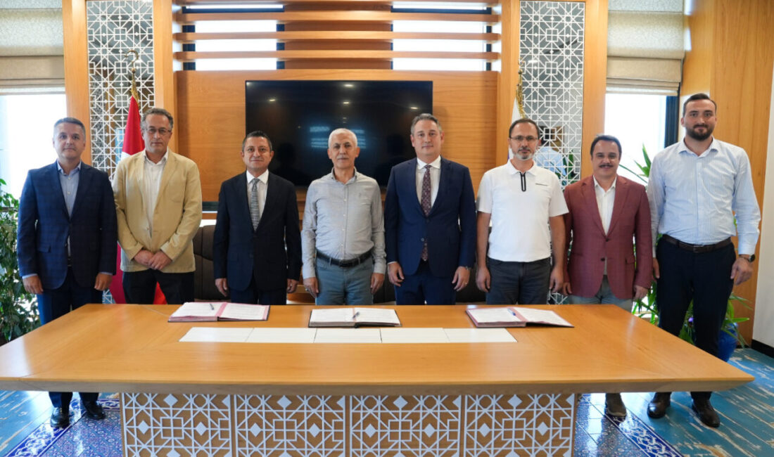 - Ford Otosan İnsan Kaynakları ve Dönüşüm Lideri Osman Özdemir:
-