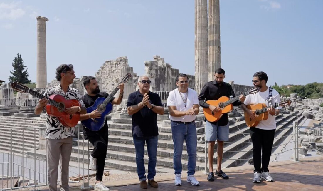 - Grubun kurucusu Andre Reyes:
- "Türkiye'de bizim müziğimizi seven çok