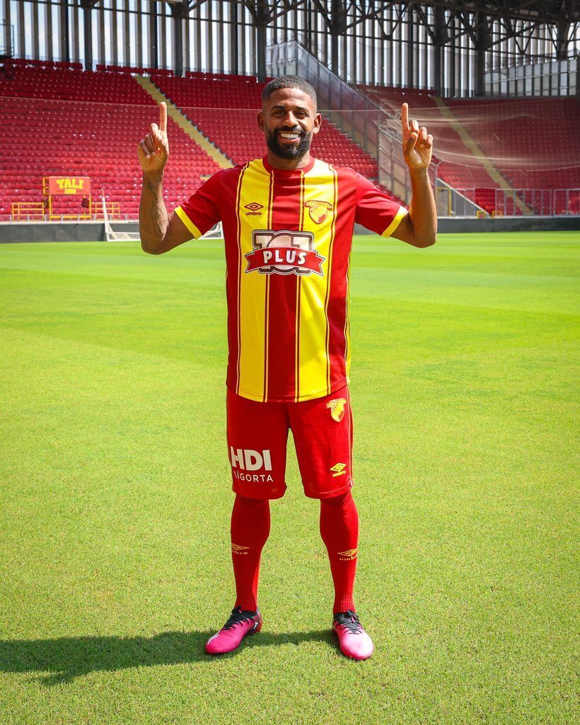 İZMİR (AA) – Trendyol Süper Lig ekiplerinden Göztepe, 30 yaşındaki