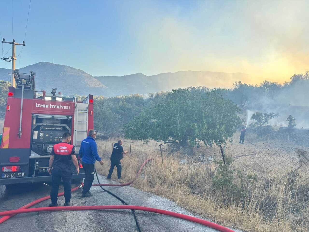 - İzmir Büyükşehir Belediyesi:
- "Sitedeki 7 ev tamamen, 4 ev