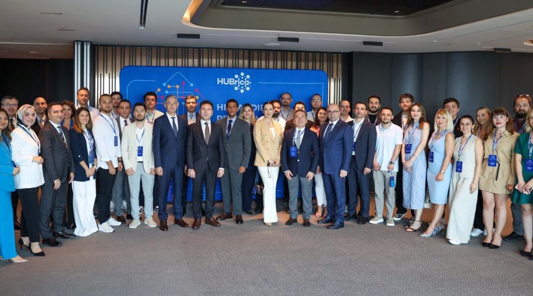 - Halkbank KOBİ Bankacılığı Genel Müdür Yardımcısı Murat Yıldırım:
- "Yapay