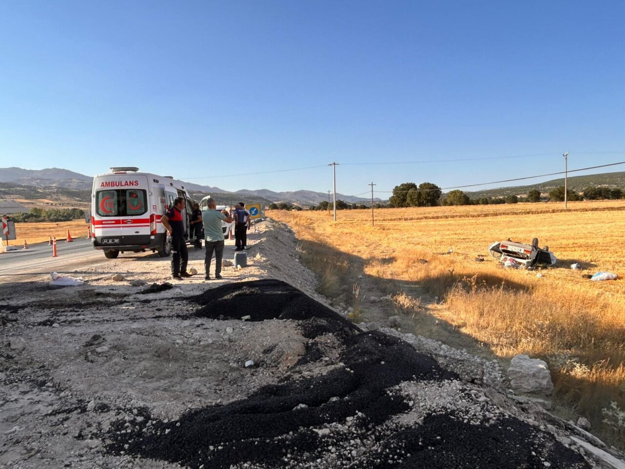 KÜTAHYA (AA) – Kütahya'nın Hisarcık ilçesinde, tarlaya devrilen otomobil sürücüsü