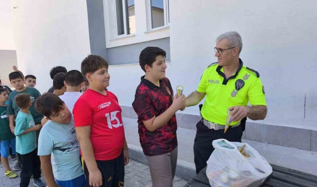 Afyonkarahisar İl Emniyet Müdürlüğü tarafından küçük yaştaki çocuklara trafik kuralları
