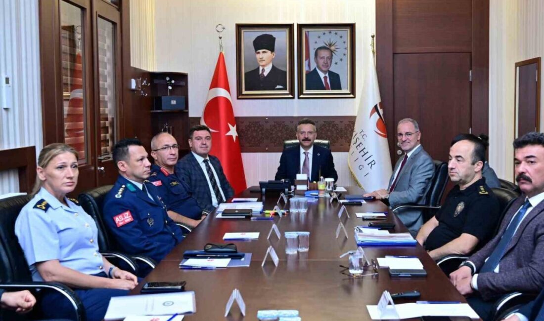 Eskişehir’de ilgili kurum yöneticilerinin katılımıyla düzenlenen İl Güvenlik ve Asayiş