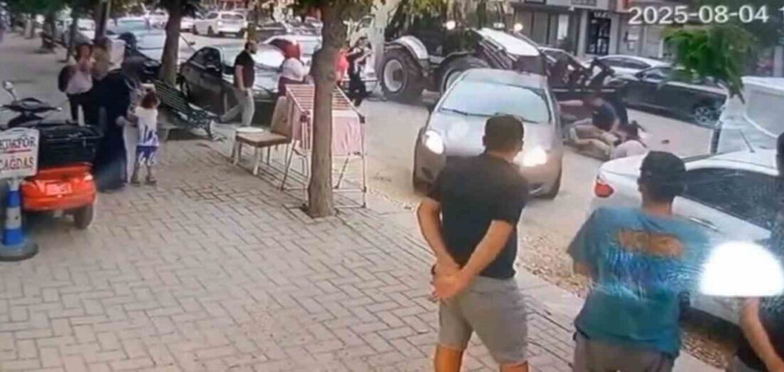 Eskişehir’de çarptığı 2 yayayı kepçeye alan ve 5 araca çarpan