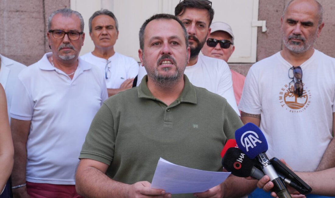 İZMİR (AA) – İzmir Büyükşehir Belediyesinin başlattığı konut projeleri ilerlemediği