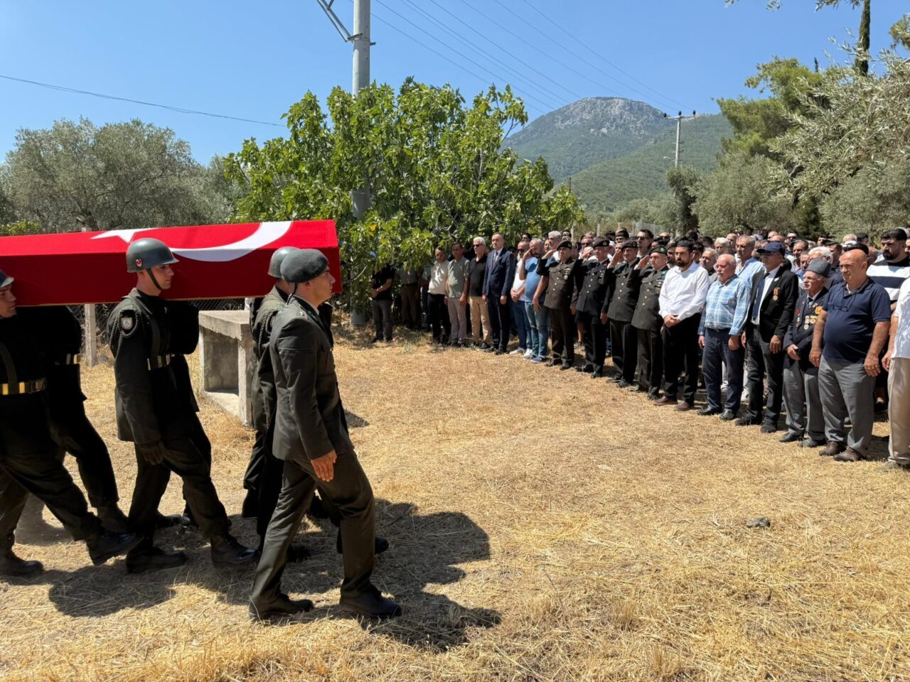 İZMİR (AA) – İzmir'in Kemalpaşa ilçesinde vefat eden Kıbrıs gazisi