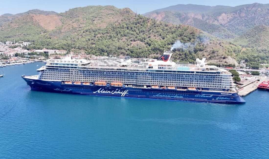 MUĞLA (AA) – Malta bayraklı kruvaziyer "Mein Schiff 5", 2748
