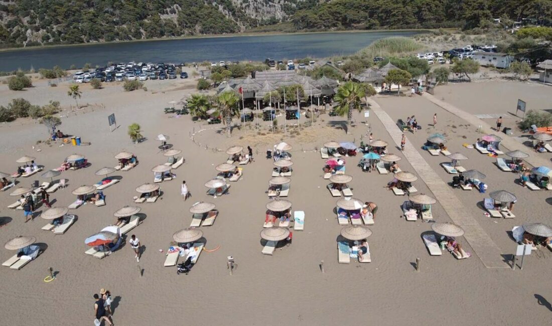 MUĞLA (AA) – Muğla'nın turistik ilçelerindeki sahillerde sıcak hava dolayısıyla
