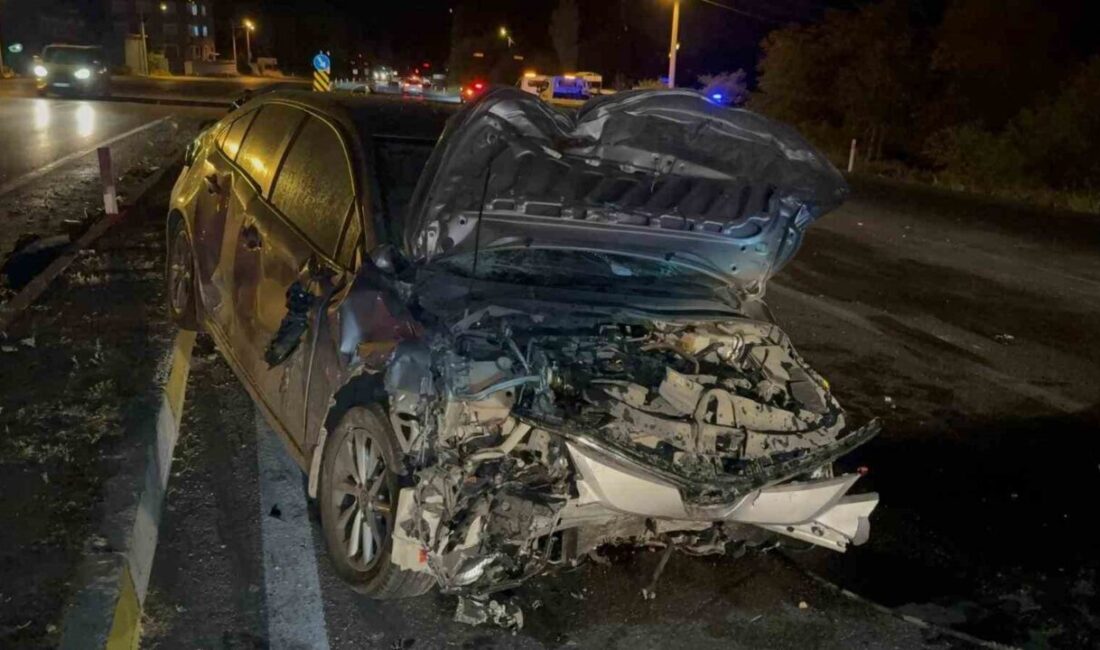 Afyonkarahisar’da iki otomobilin çarpışması sonucu yaşanan trafik kazasında 1 kişi