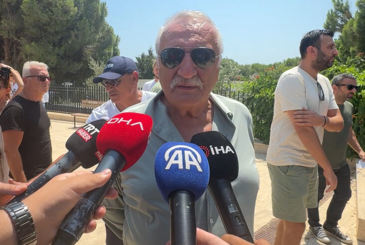 - Cenaze törenine sanat, spor, basın, siyaset ve iş dünyasından
