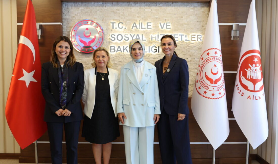 - Aile ve Sosyal Hizmetler Bakanı Mahinur Özdemir Göktaş, "yeni