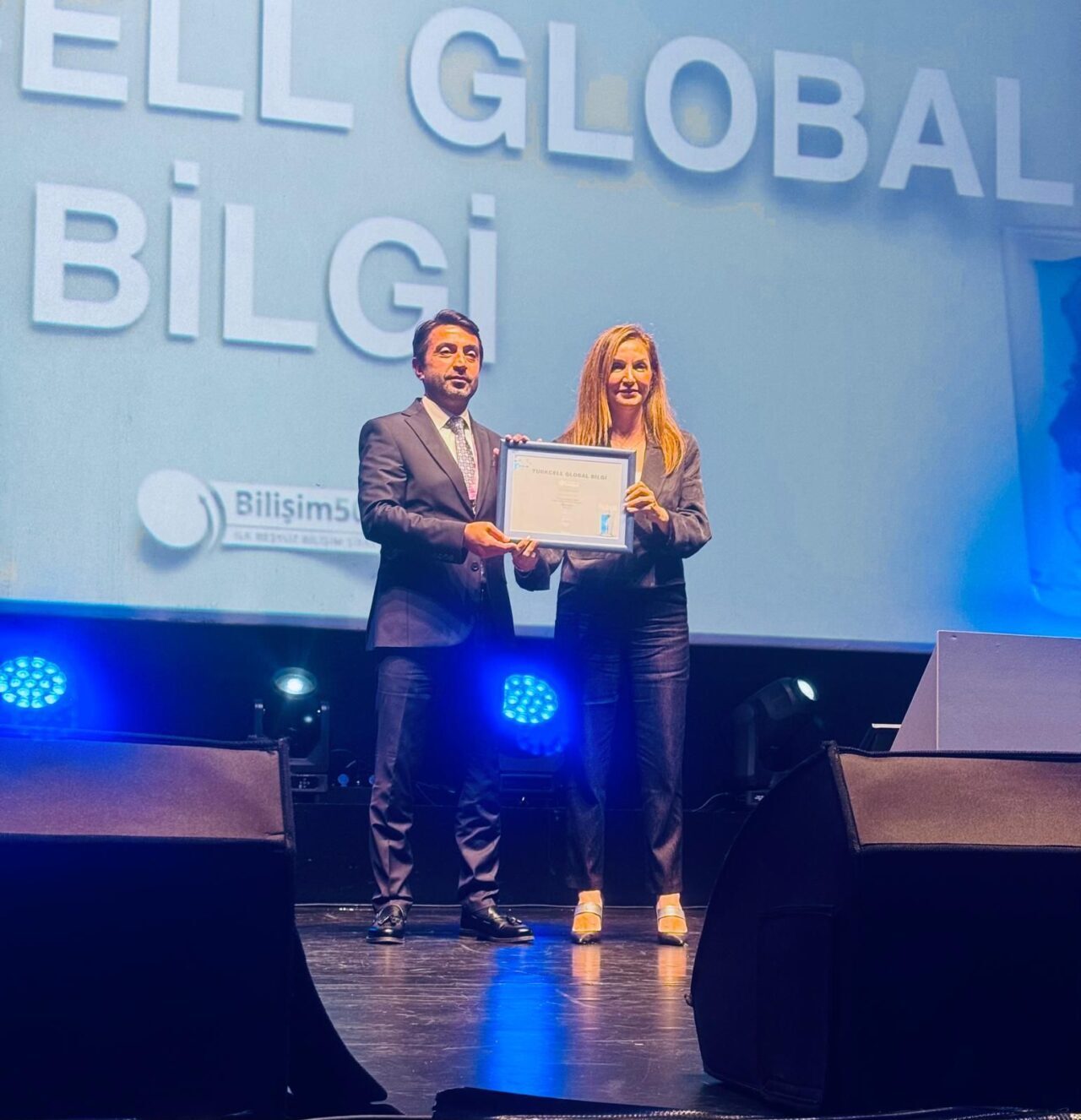 - Turkcell Global Bilgi Genel Müdürü Metin Tuğtağ:
- "Çağrı merkezi