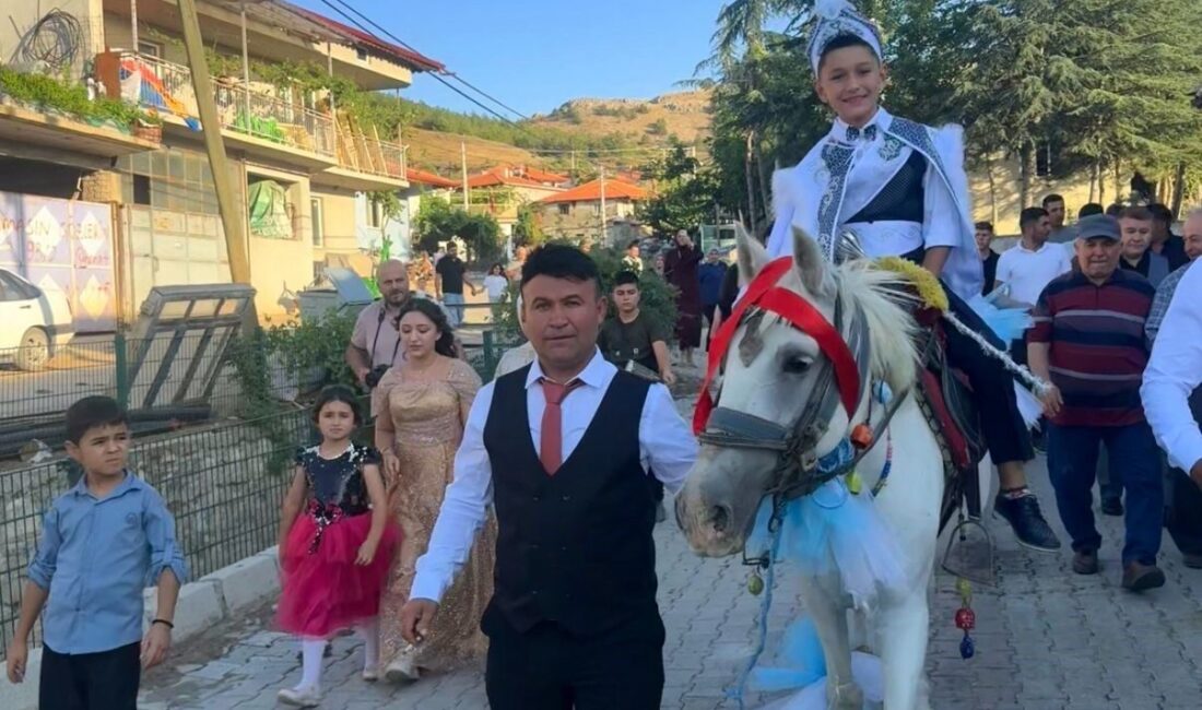 Afyonkarahisar’da yıllardır unutulmayan gelenekler yaşatılmaya devam ediyor. Şuhut ilçesine bağlı