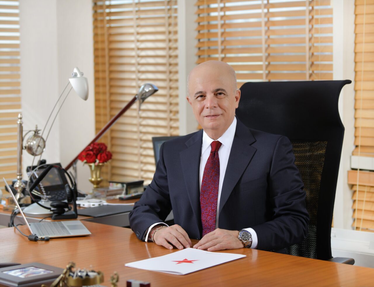 - Yıldız Holding Yönetim Kurulu Başkanı ve Üst Yöneticisi (CEO)