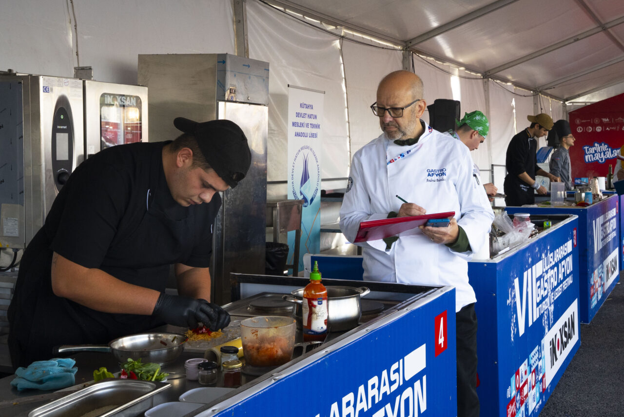 AFYONKARAHİSAR (AA) – Afyonkarahisar'da 7. Uluslararası Gastro Afyon Turizm ve