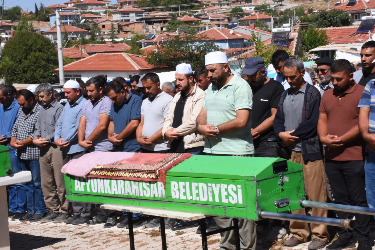 AFYONKARAHİSAR (AA) – Afyonkarahisar'da bir kişinin tabancayla öldürdüğü eski eşi
