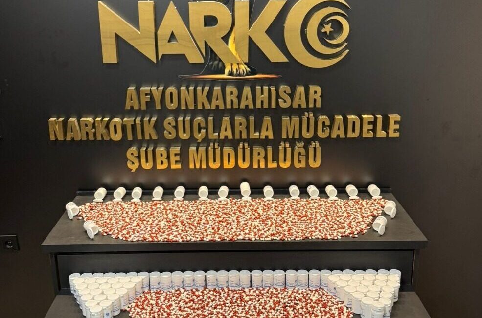 AFYONKARAHİSAR (AA) – Afyonkarahisar'da düzenlenen uyuşturucu operasyonunda gözaltına alınan 2