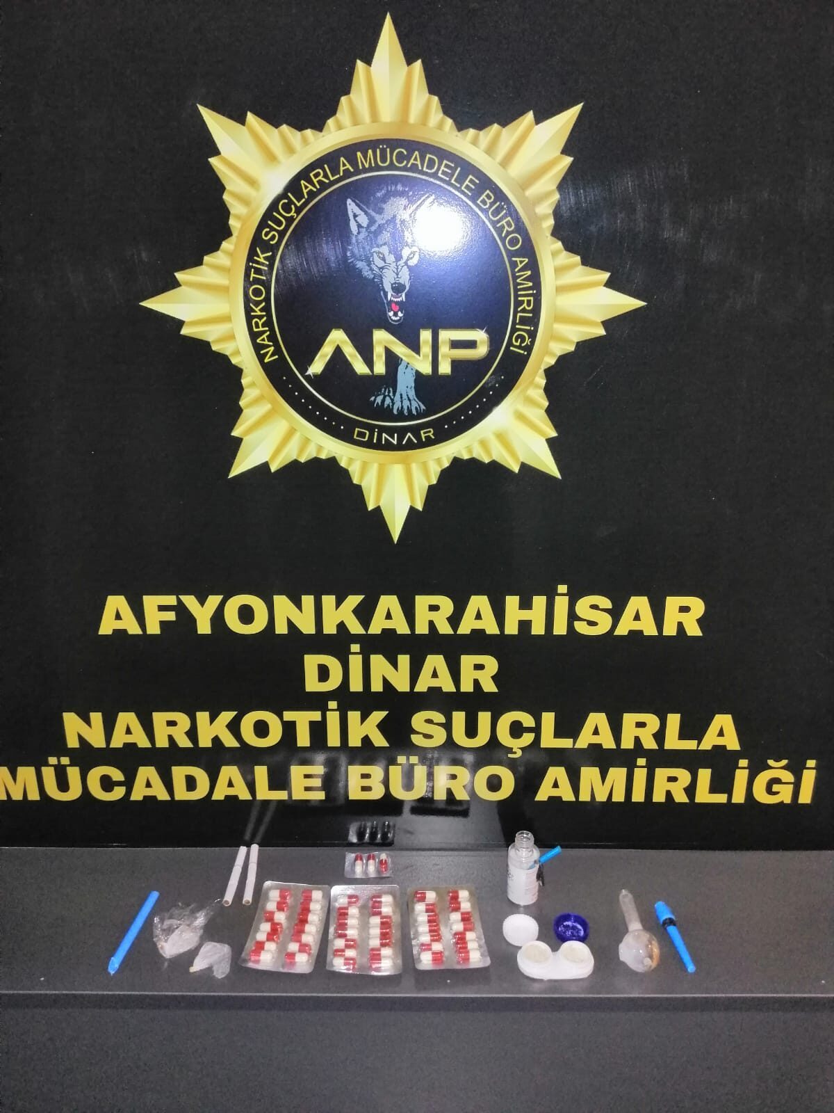 AFYONKARAHİSAR (AA) – Afyonkarahisar'da şüphe üzerine durdurulan otomobilde uyuşturucuyla yakalanan