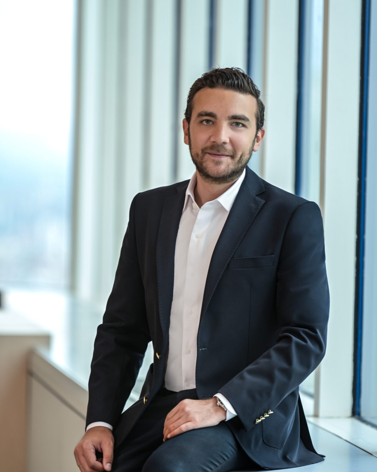 - Akbank Bireysel Bankacılık ve Dijital Pazarlama Bölüm Başkanı Emre