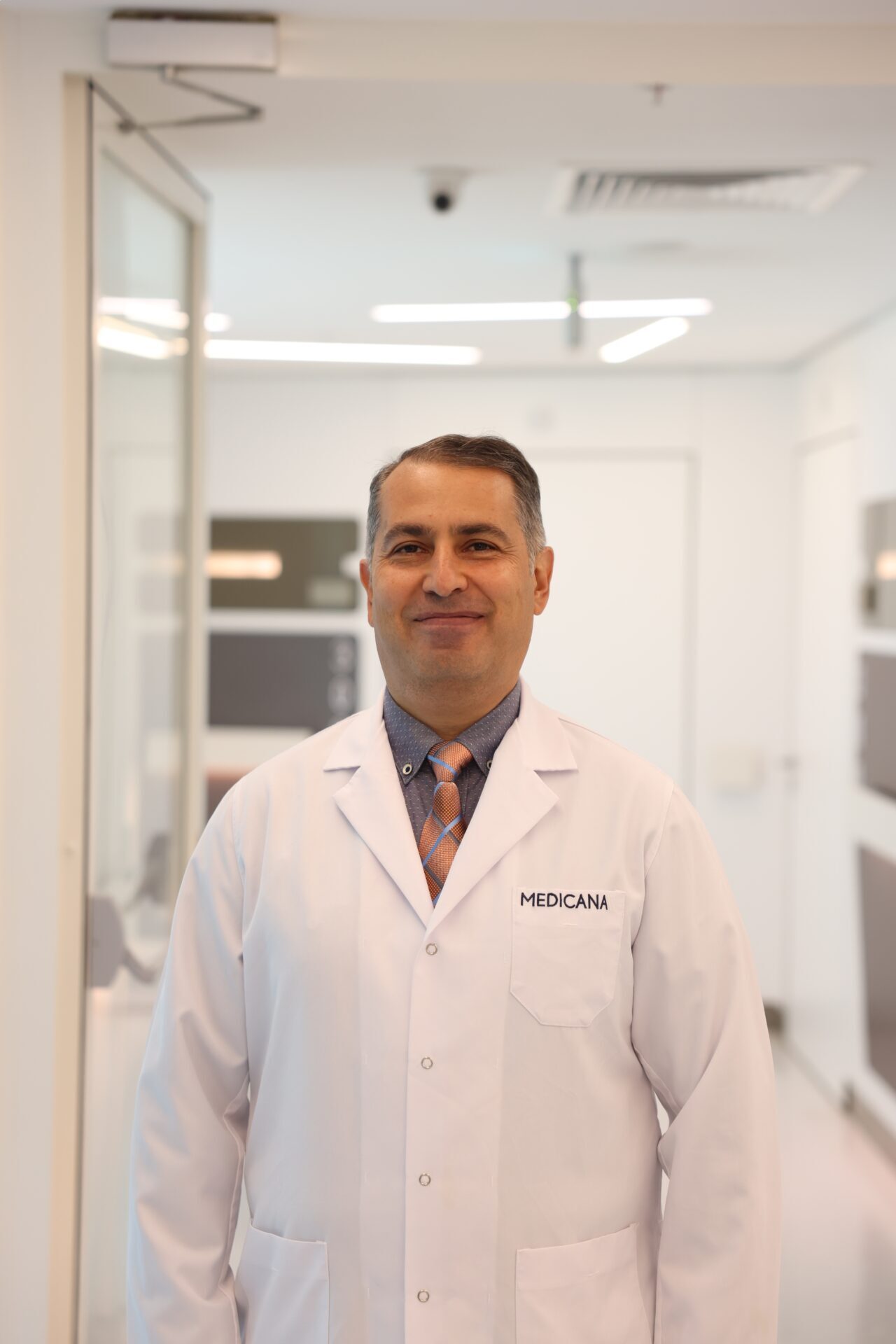 - Medicana Kadıköy Hastanesi Kardiyoloji Uzmanı Doç. Dr. Zafer Işılak:
-