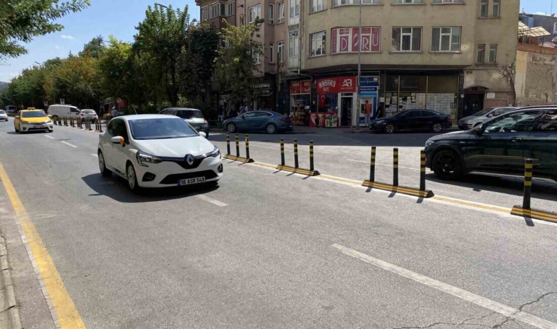 Eskişehir’deki Atatürk caddesindeki esnaf, tartışma konusu haline gelen dubaların hem
