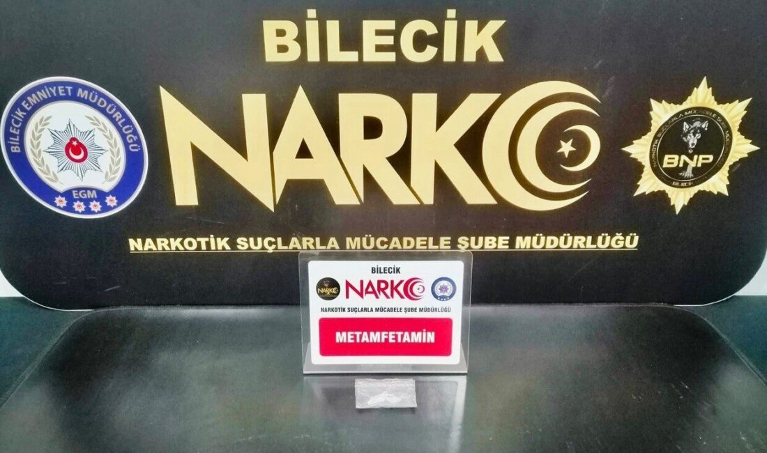 Bilecik’te Narkotik Suçlarla Mücadele Şube Müdürlüğünce operasyon düzenlendi. Düzenlenen operasyonda