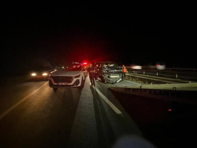 Bilecik’te aynı istikamette seyir halindeki 2 aracın çarpışması sonucu meydana