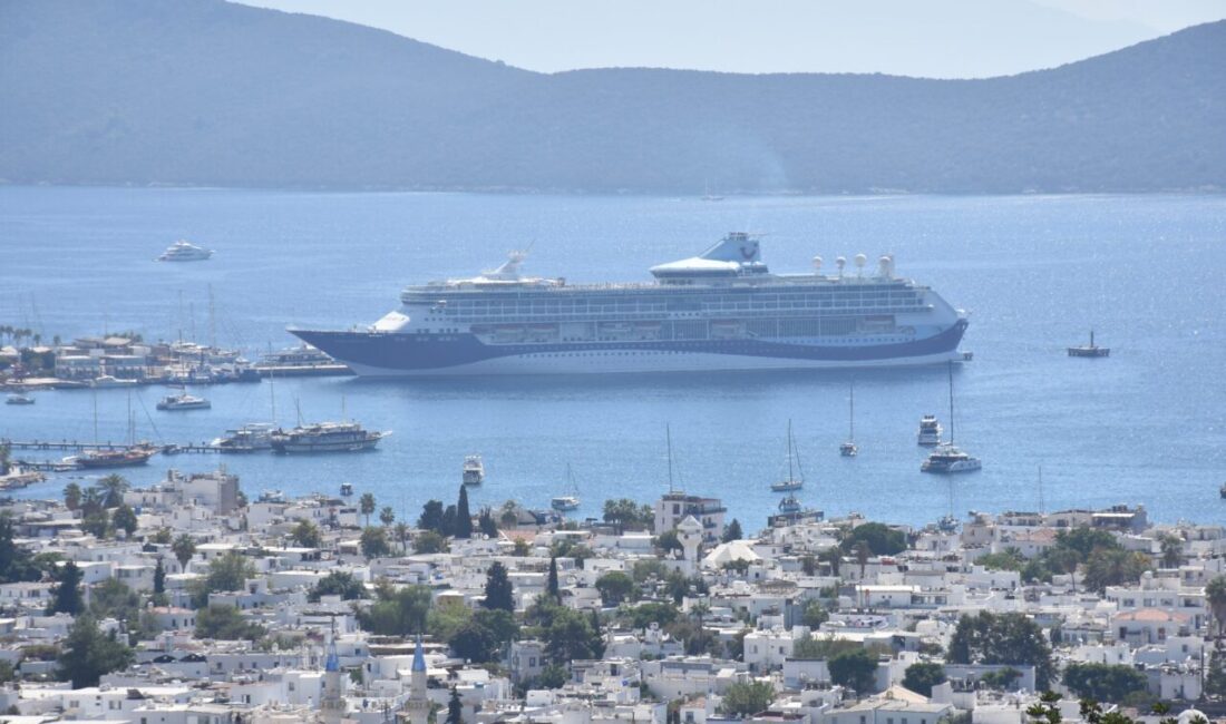 MUĞLA (AA) – Muğla'nın Bodrum ilçesine, Bahamalar bayraklı "Marella Discovery