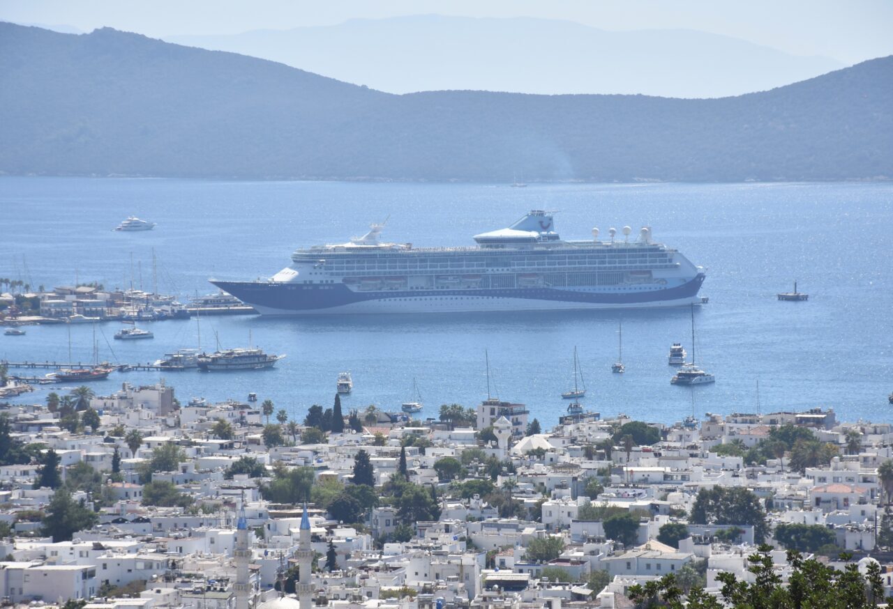 MUĞLA (AA) – Muğla'nın Bodrum ilçesine, Bahamalar bayraklı "Marella Discovery