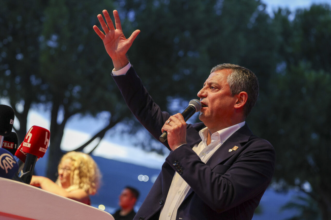 - "Ankara'daki Meclis Muğla'nın toprağına, zeytinine, doğasına kasteden bir düzenleme