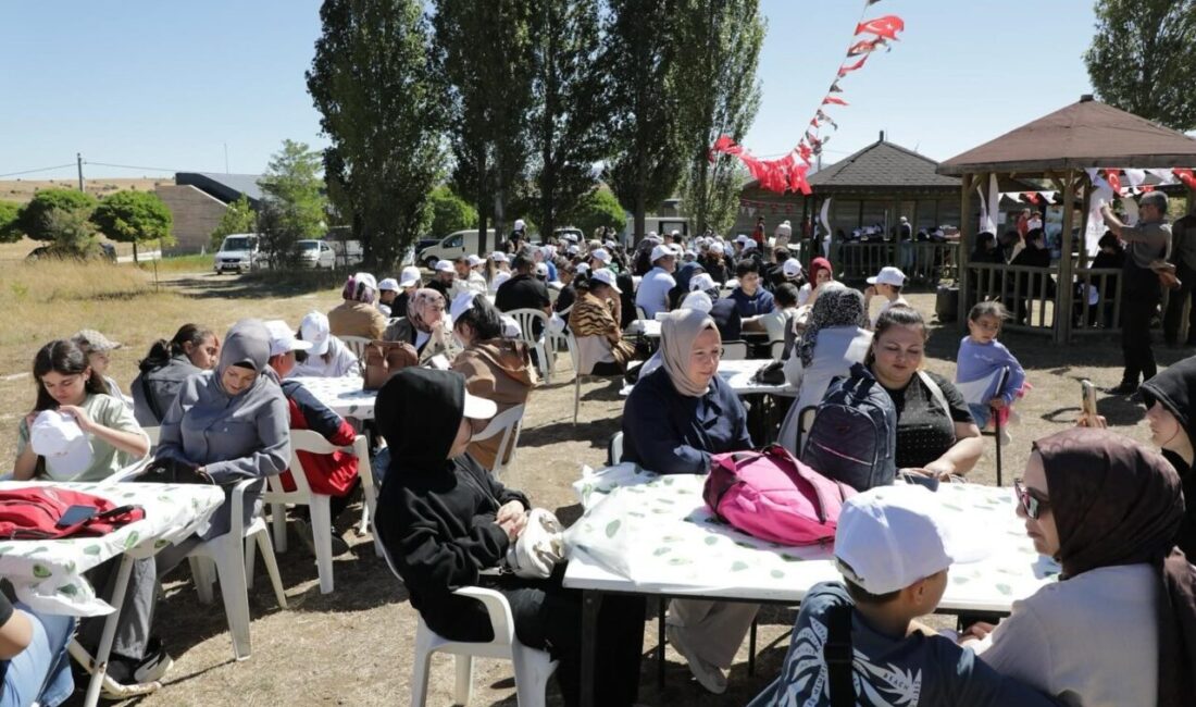 Kütahya’nın Dumlupınar ilçesinde, Valide Sultan Kethüdası Yusuf Ağa ve Abdullah