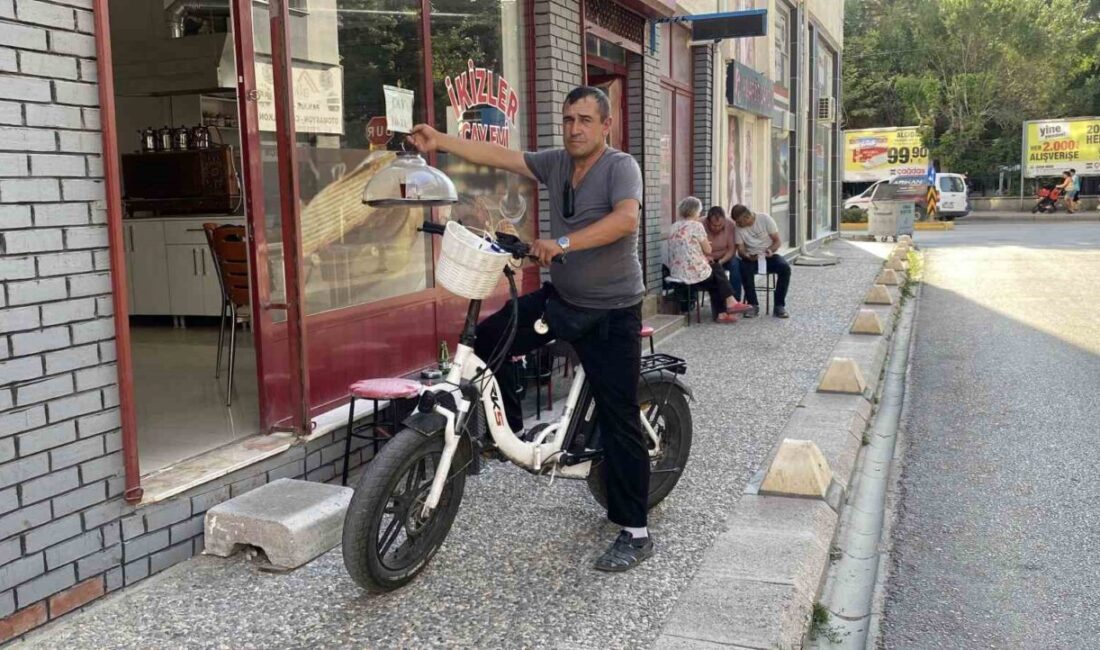 Eskişehir’de elektrik bisiklet ile servis yapan çaycı Sebahattin Güler’in hem