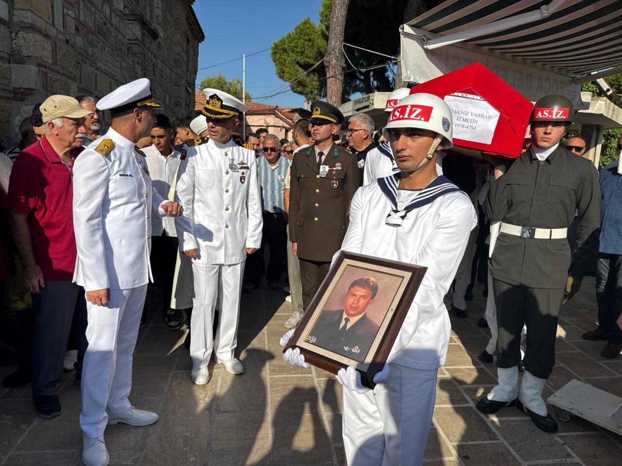 - Kardak krizi sırasında Sualtı Taarruz Grup Komutanı olarak görev