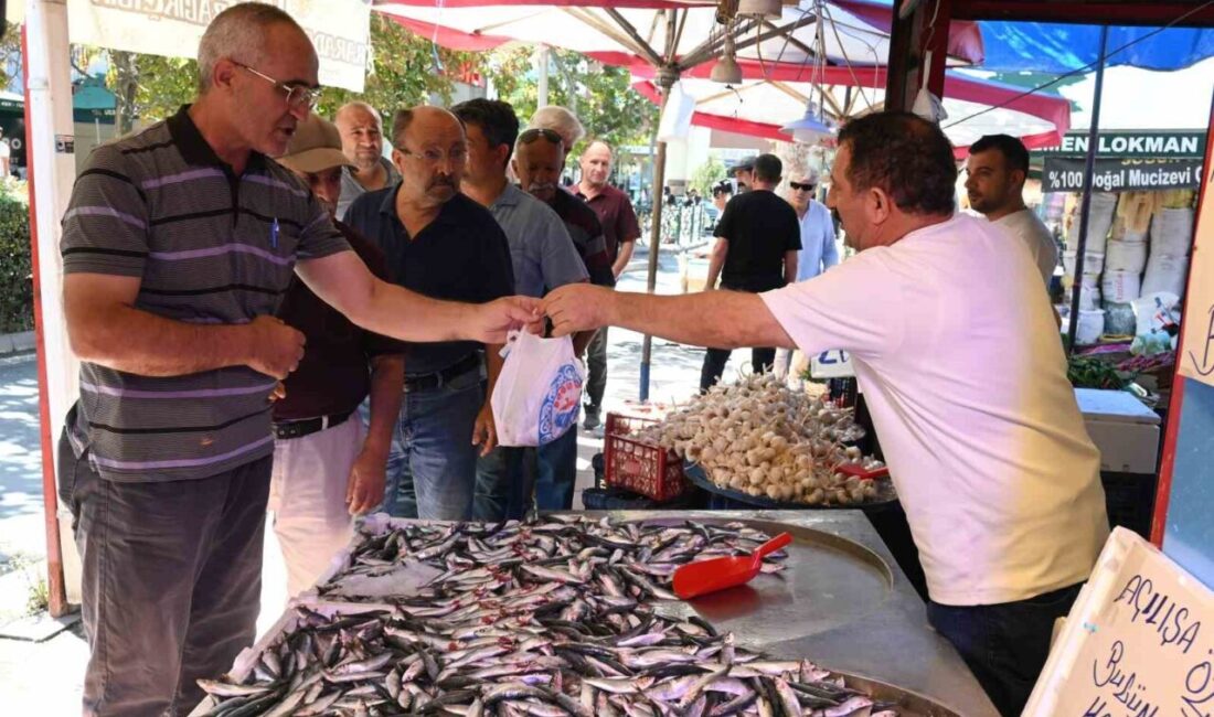 Eskişehir’de Mevlid Kandili’nde hayrına dağıtılan 1 ton hamsinin ardından bir