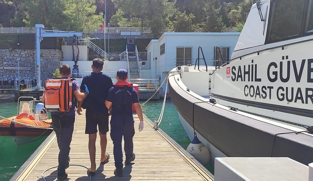 MUĞLA (AA) – Muğla'nın Fethiye ilçesi açıklarında gezi teknesinde rahatsızlanan