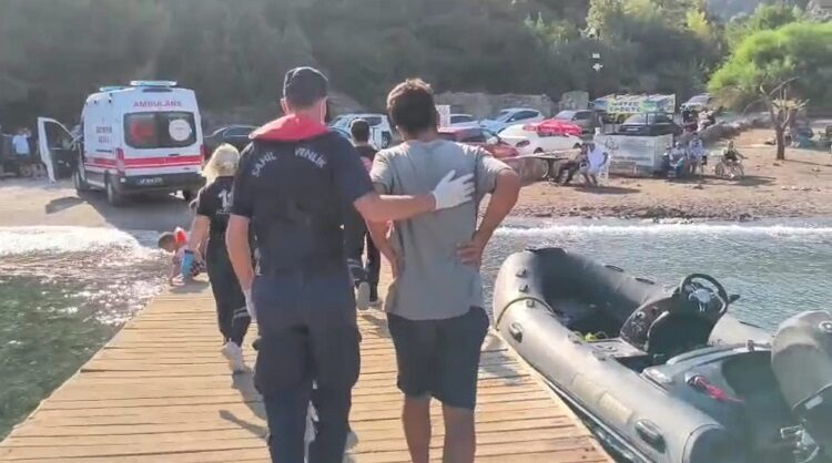 MUĞLA (AA) – Muğla'nın Fethiye ilçesi açıklarında ticari yatta rahatsızlanan