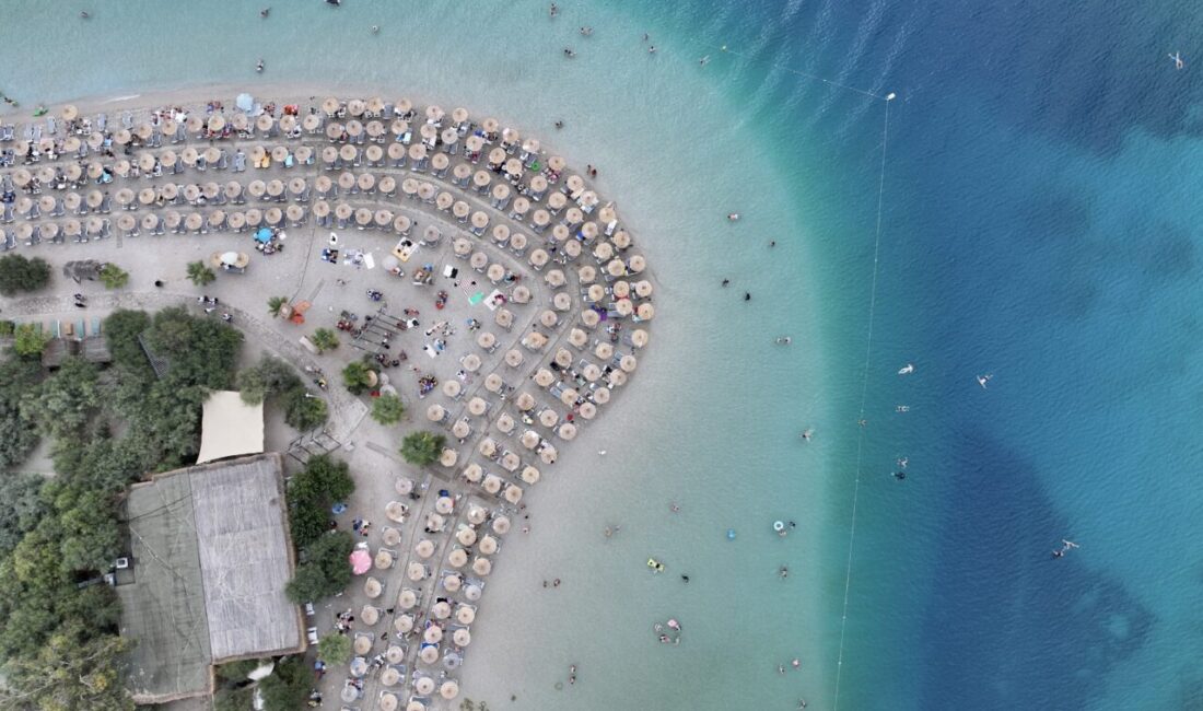 MUĞLA (AA) – Muğla'nın Fethiye ile Marmaris ilçesinde güneşli havayı