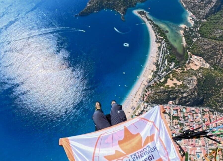 MUĞLA (AA) – Muğla'nın Fethiye ilçesinde Alzheimer hastalığıyla ilgili farkındalık