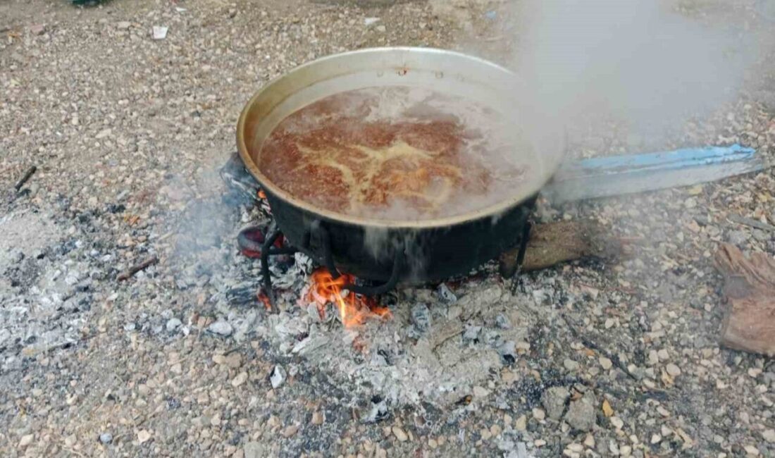 Bağ bozumu sonrası dağ toprağıyla yapılan asırlık pekmez için kazanlar