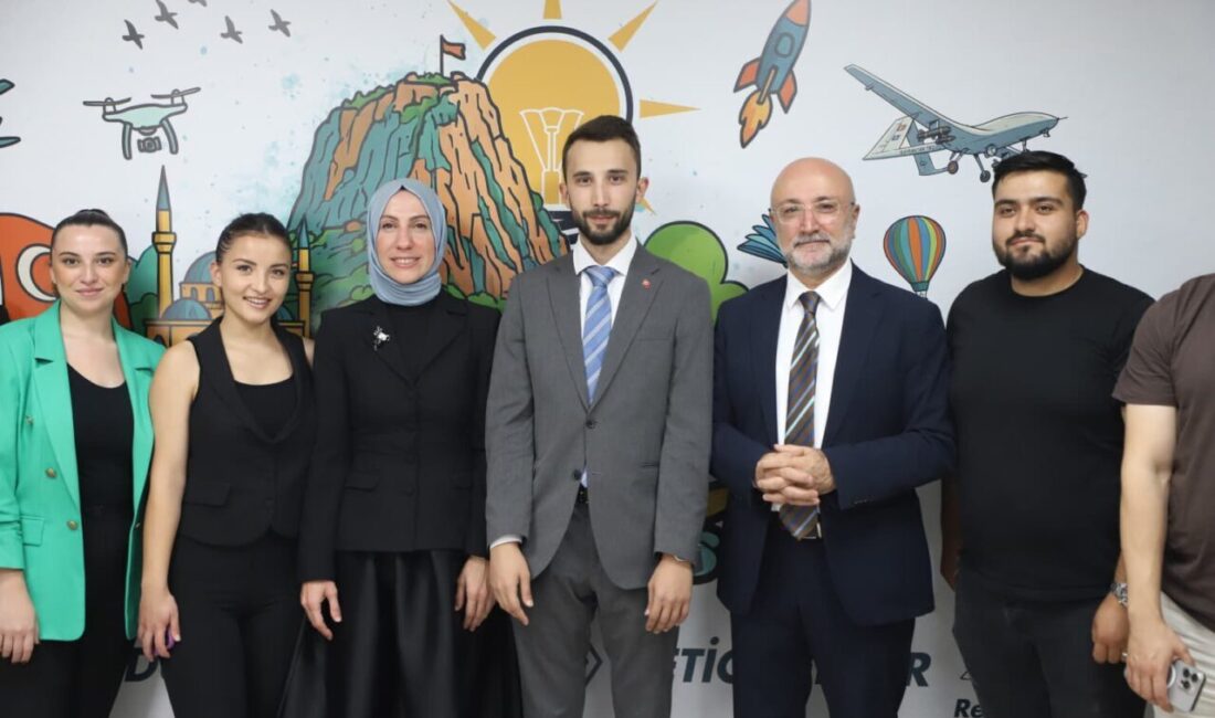 AFYONKARAHİSAR (AA) – Gençlik ve Spor Bakan Yardımcısı Safa Koçoğlu,